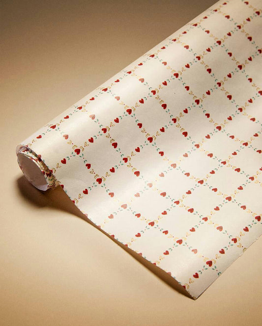 CHRISTMAS WRAPPING PAPER WITH HEARTS