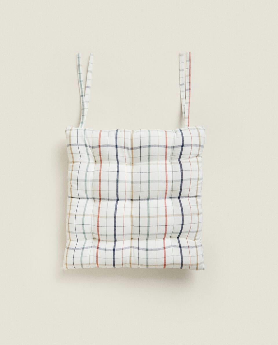 DYED THREAD CHECK CUSHION