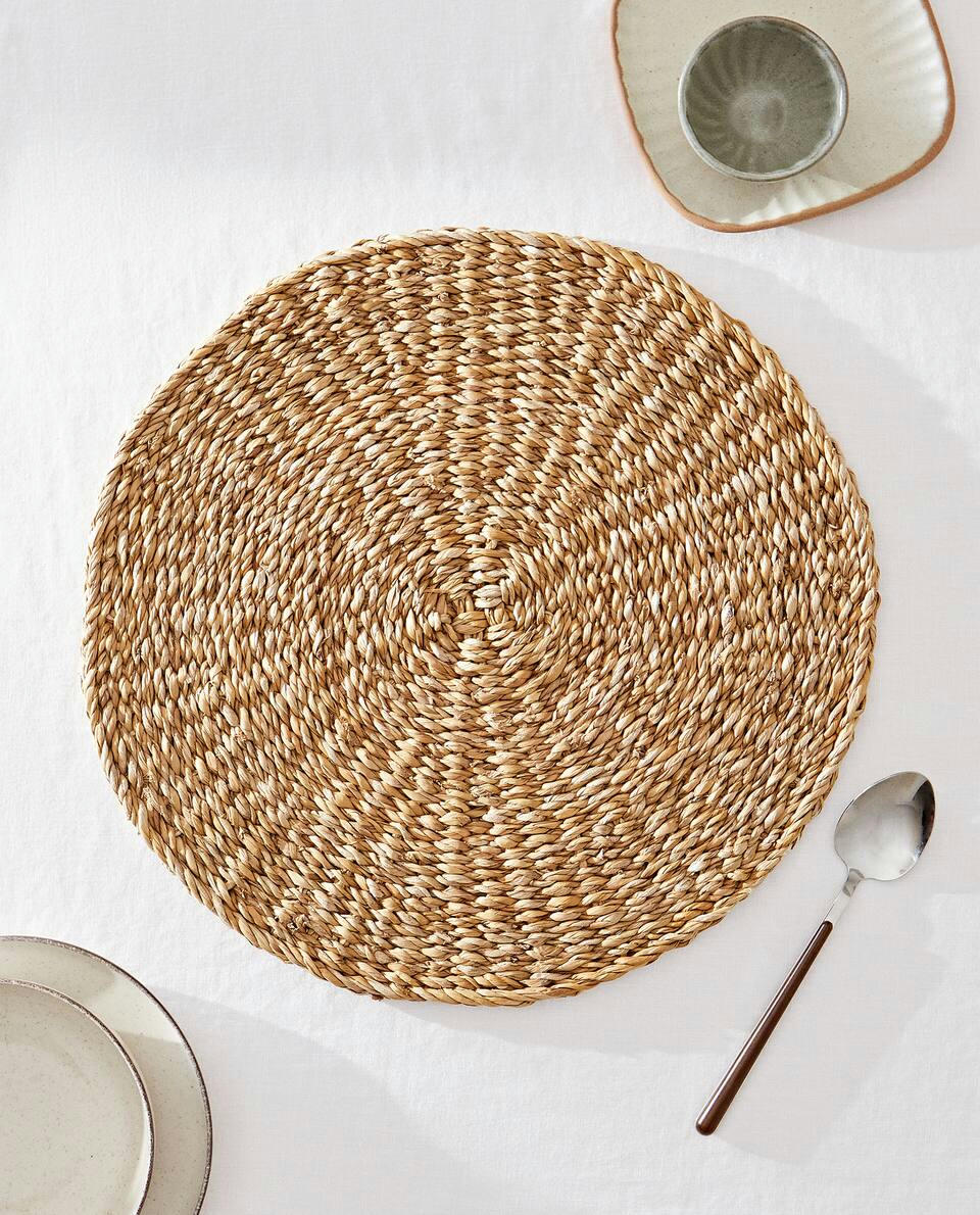 WOVEN FIBRE PLACEMAT