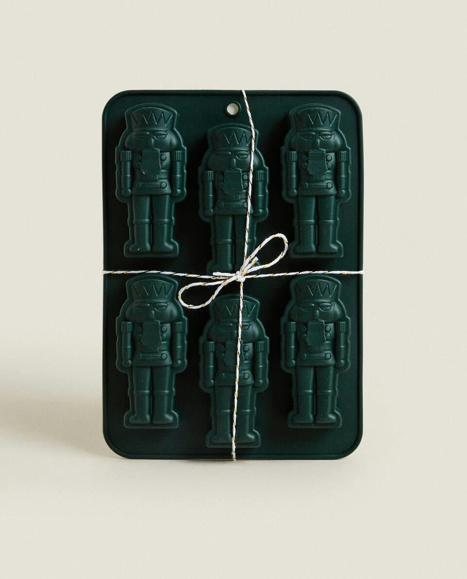 CHRISTMAS NUTCRACKER SILICONE BAKING MOULD