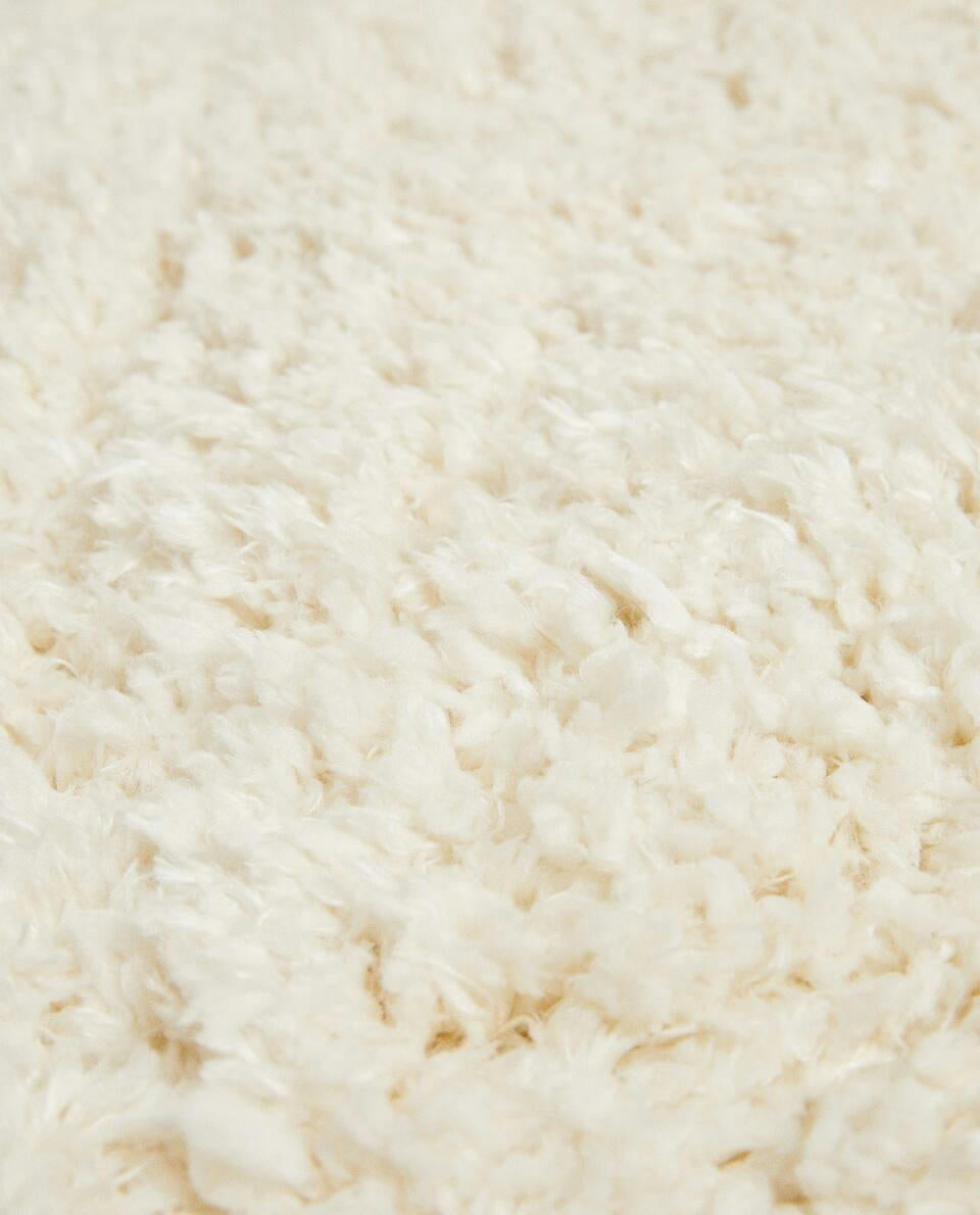 SOFT-TOUCH RUG