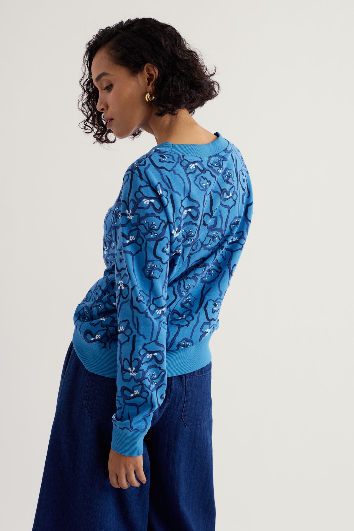 Bright Wave Crew Neck Sweatshirt