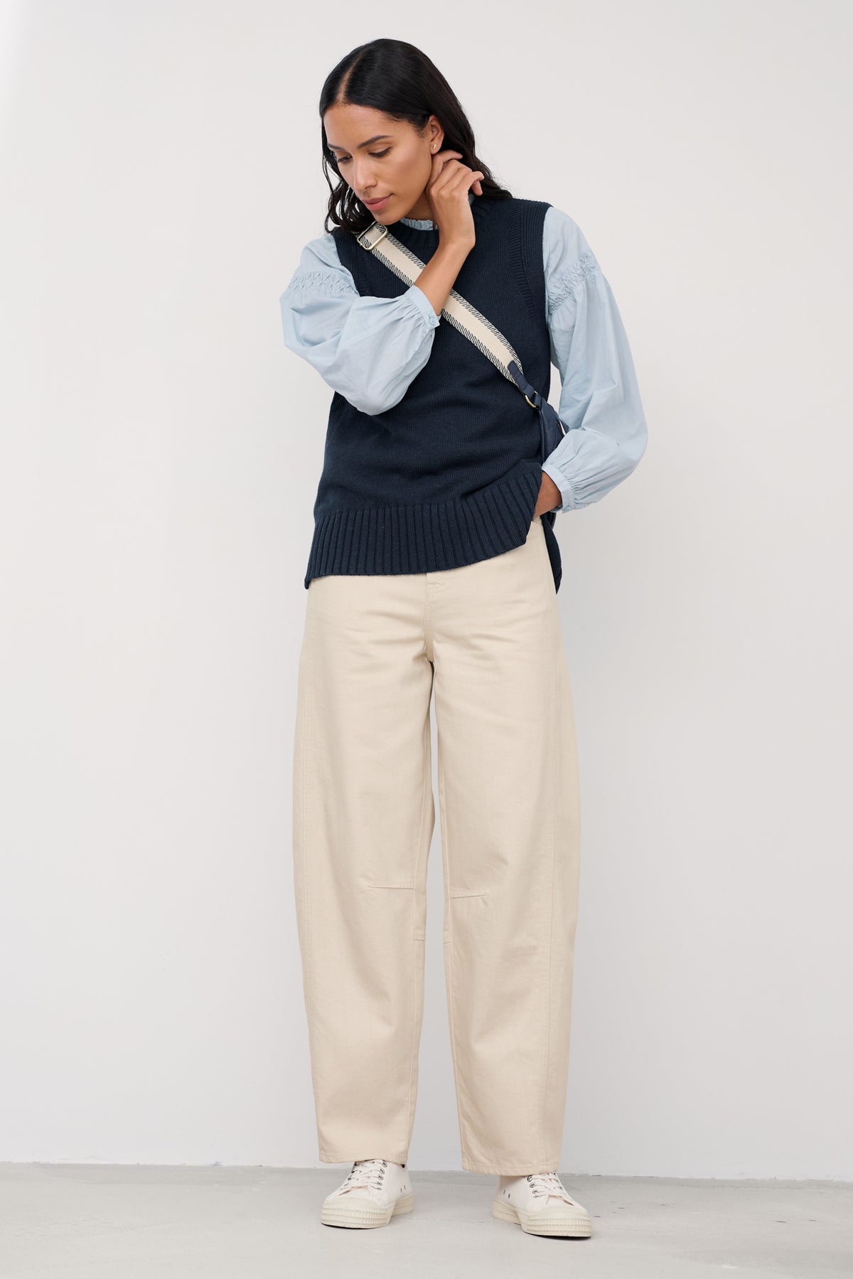 Gwenver Barrel Leg Jeans