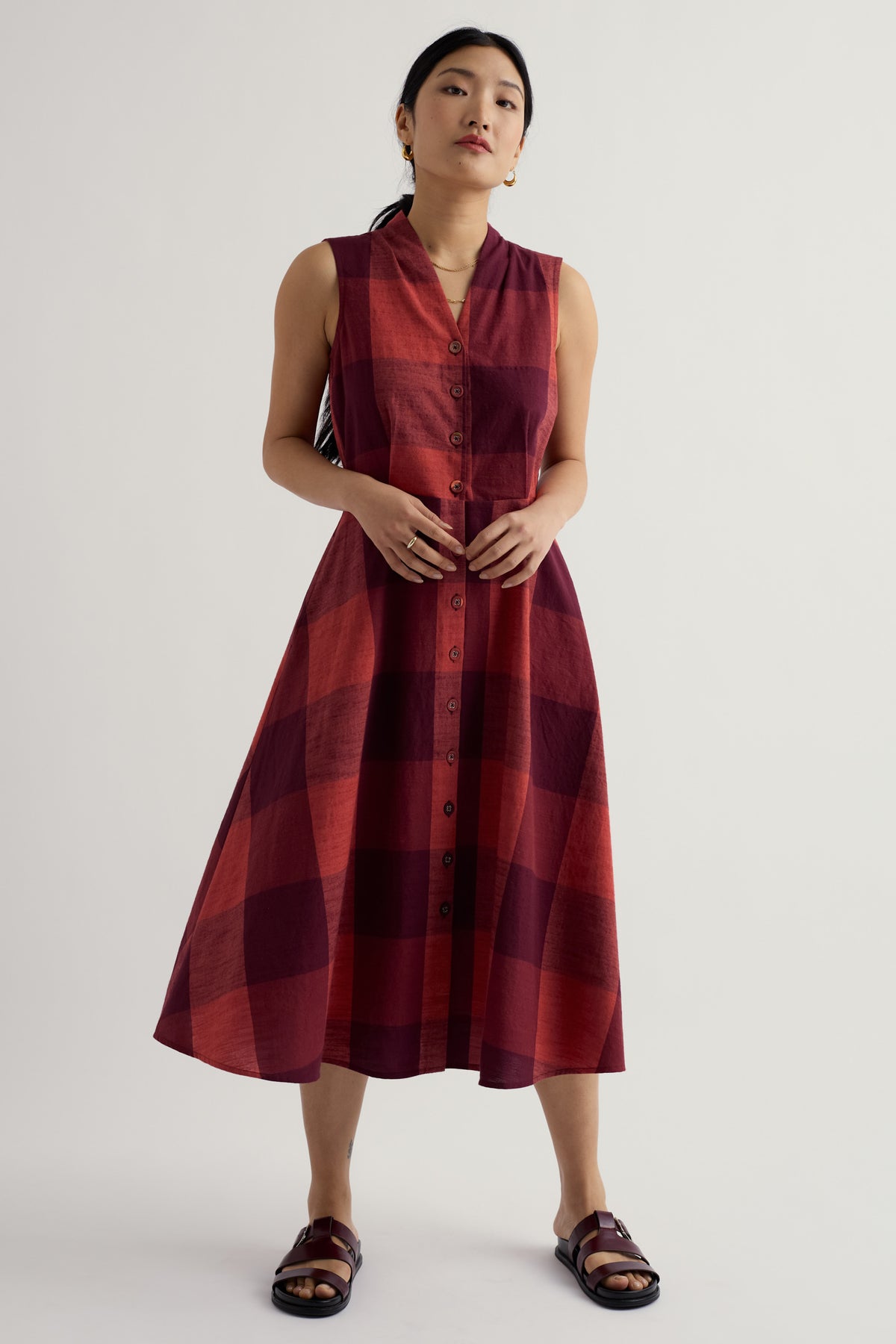 Carved Wood Sleeveless Yarn-Dyed Dress